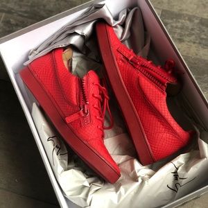 NWT Giuseppe Zanotti Sneakers Size 39